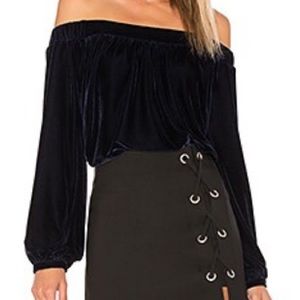 L’Academie The Off Shoulder Top Size S
